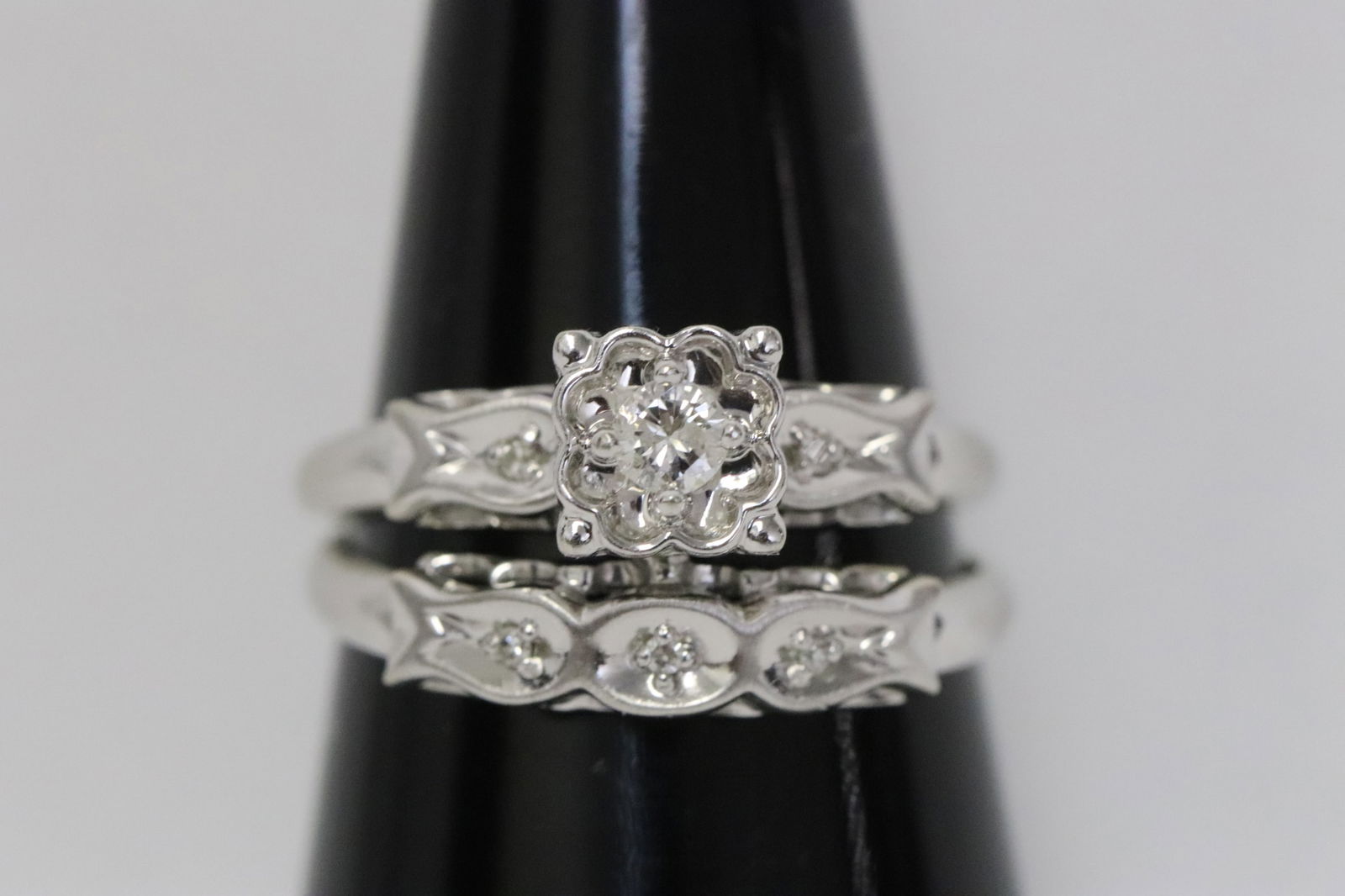 2 pieces 10K W/G diamond wedding set (1 of 12)
