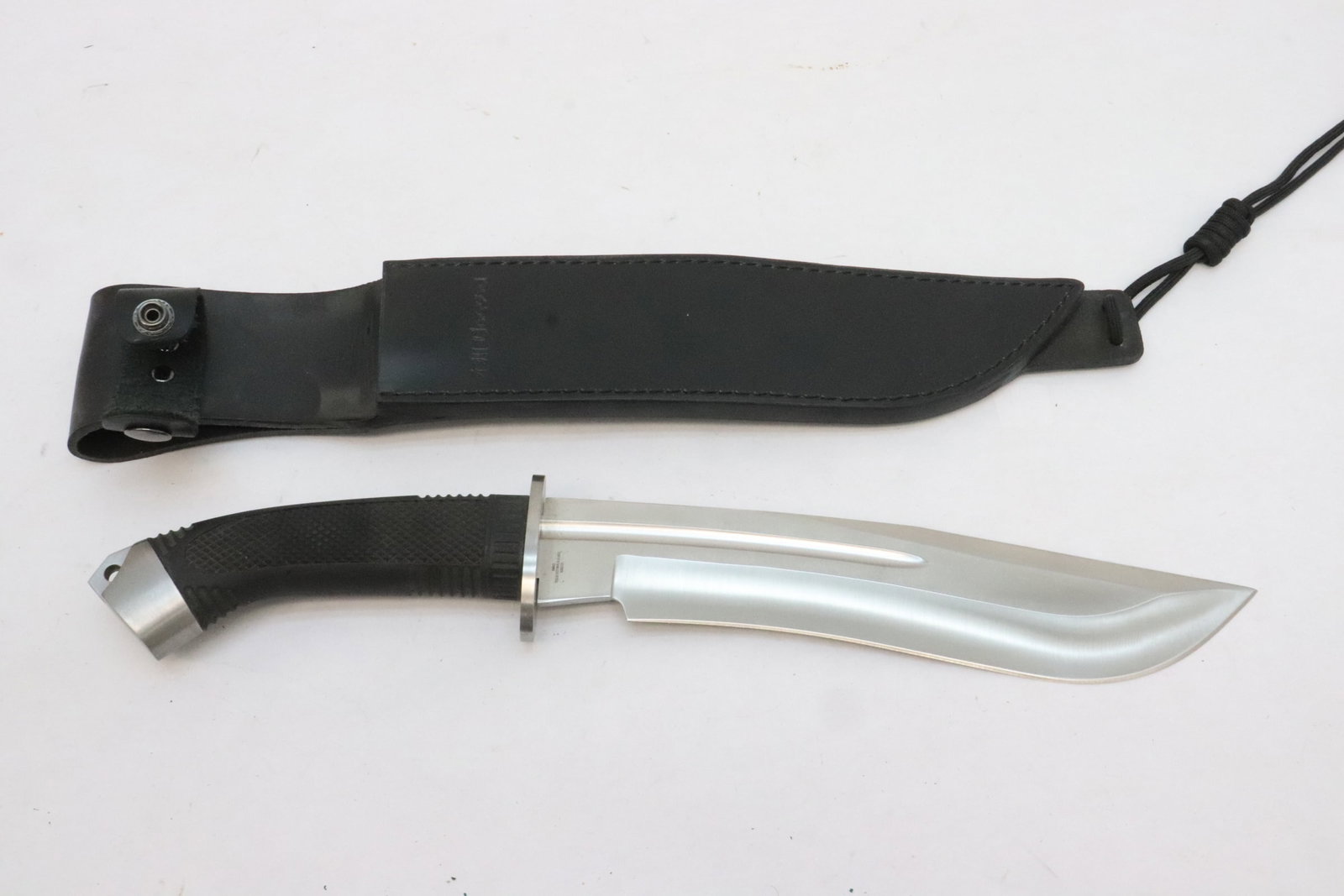 Honshu battle grade machete style bowie knife: Honshu battle grade machete style bowie knife with leather sheath, 15.3"L