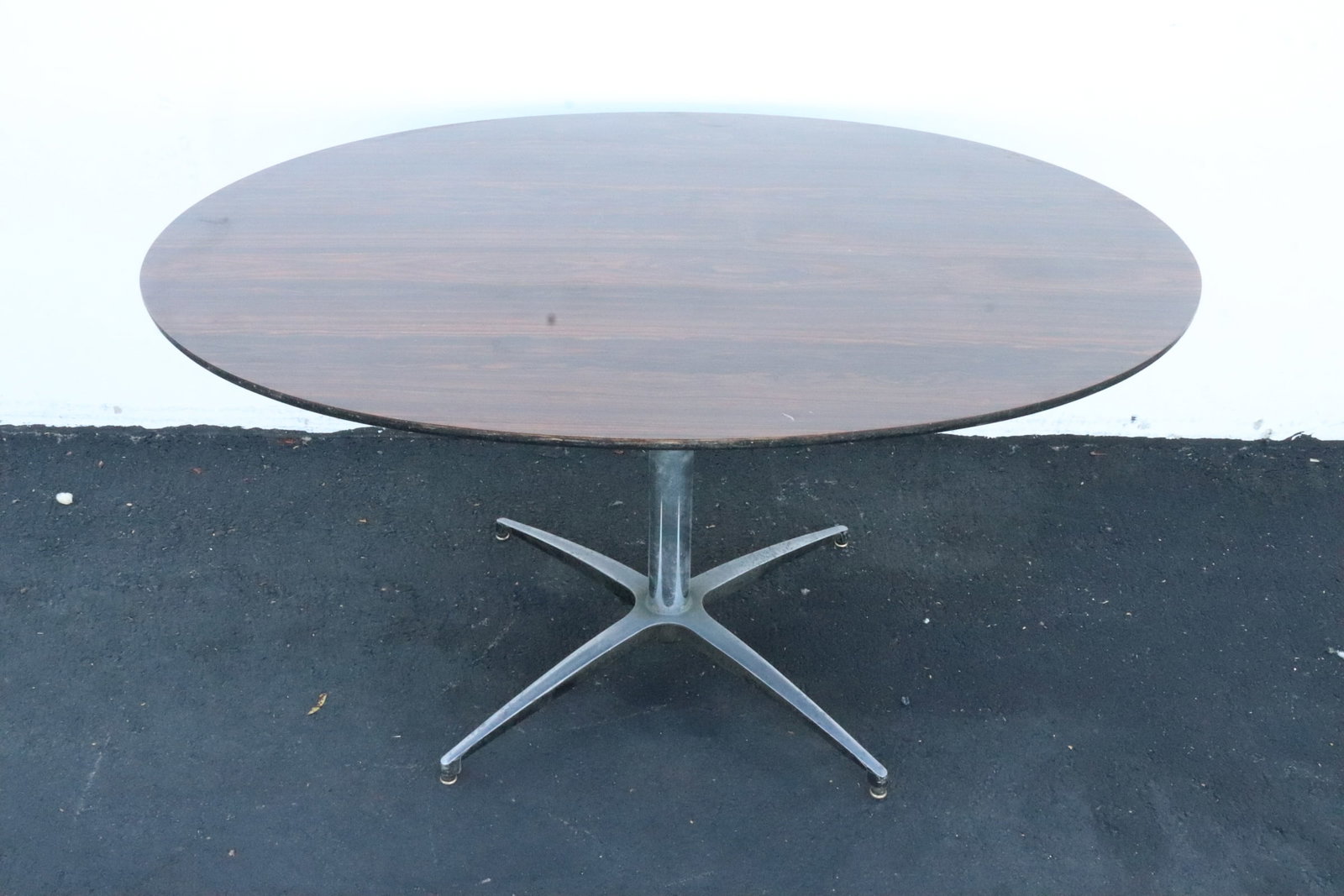 mid-century rosewood top oval center table: Very fine mid-century rosewood top oval center table with chrome base, 27.6"x51.8"x42"