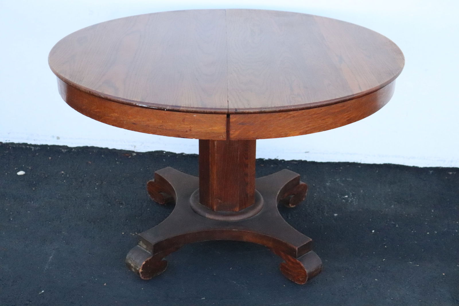 Victorian oak center round table (1 of 7)