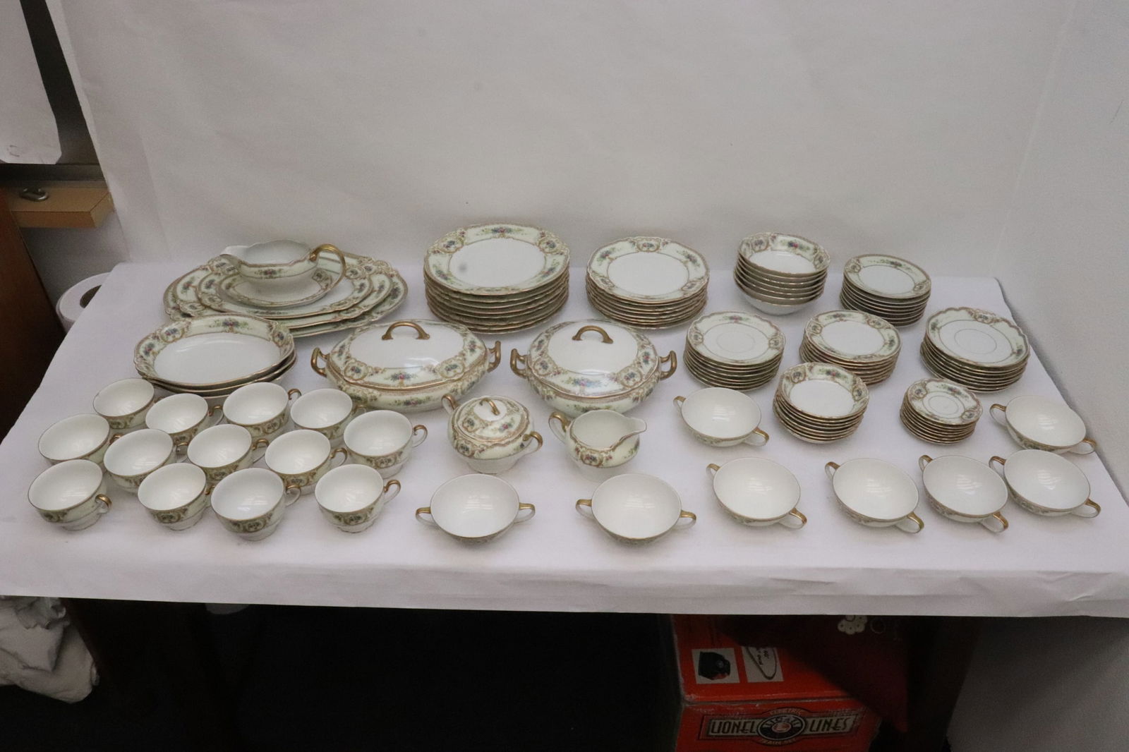 Set of Bavaria china set, total 86 pieces (1 of 15)