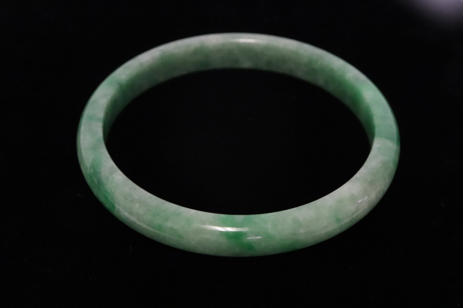 Fine jadeite bangle (1 of 8)