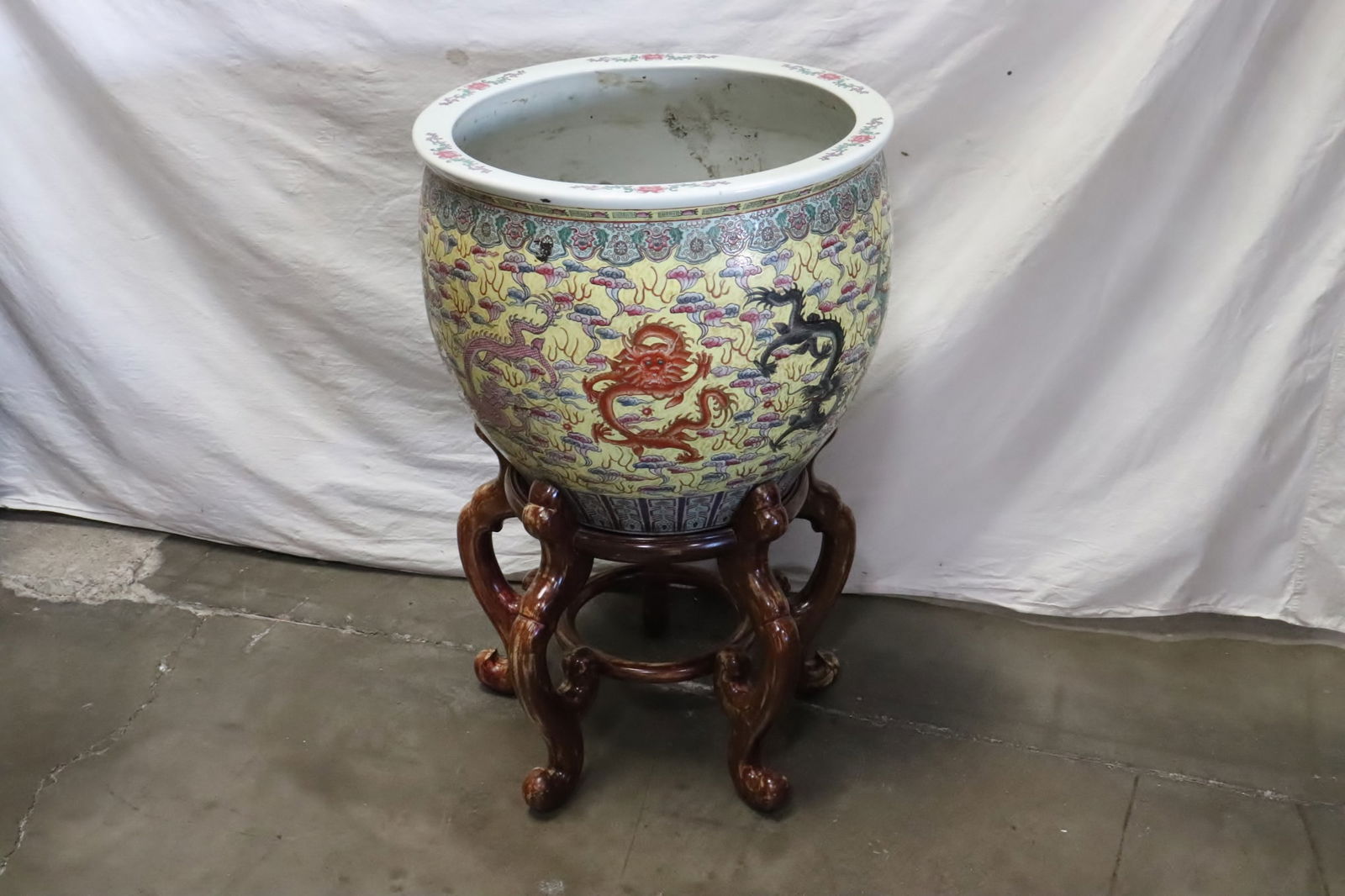 Large Chinese famille rose planter with stand (1 of 10)