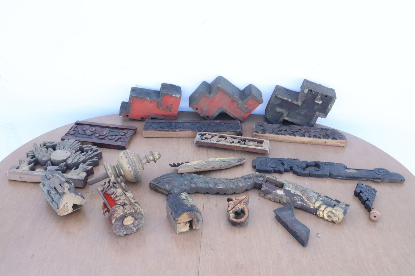 Lot of Chinese antique wood fragments: Lot of Chinese antique wood fragments