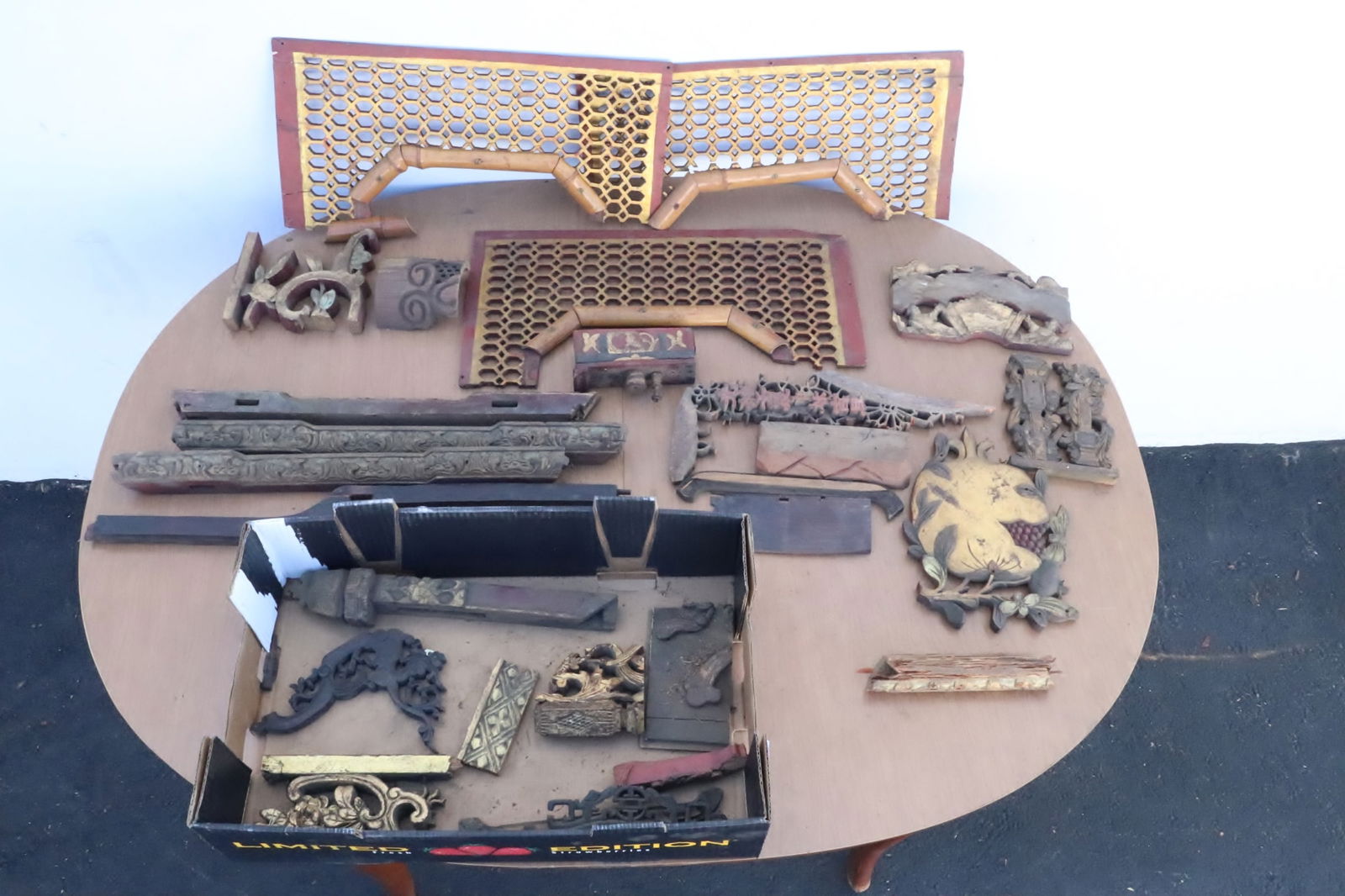 Lot of Chinese antique wood fragments: Lot of Chinese antique wood fragments