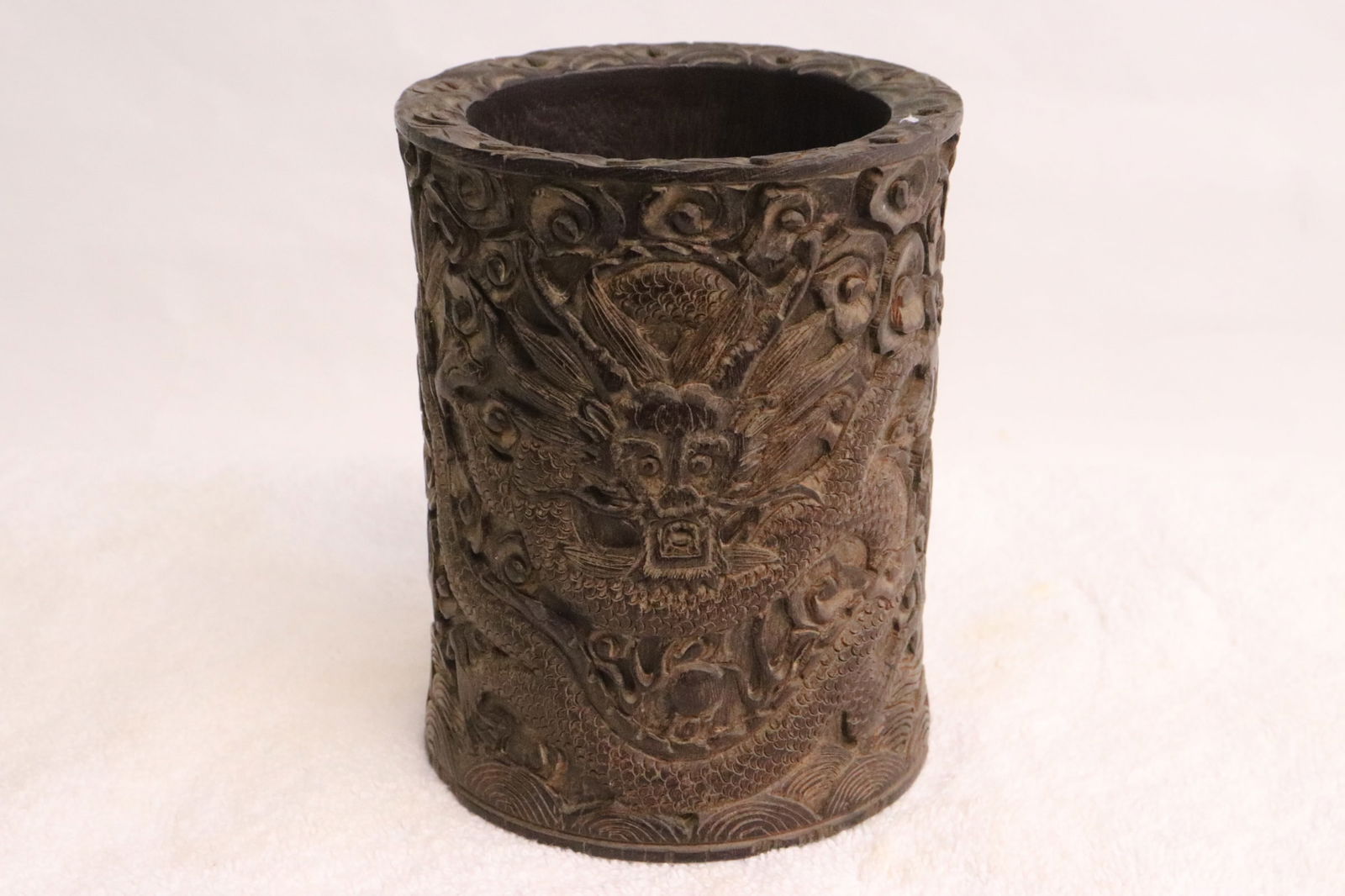 Bamboo carved brush holder: Bamboo carved brush holder, 5"x3.95"dia