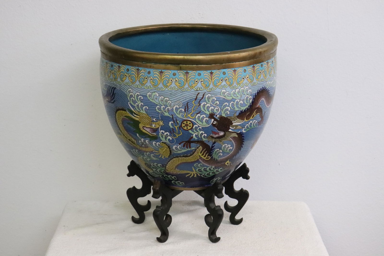 Chinese large cloisonne planter (1 of 9)