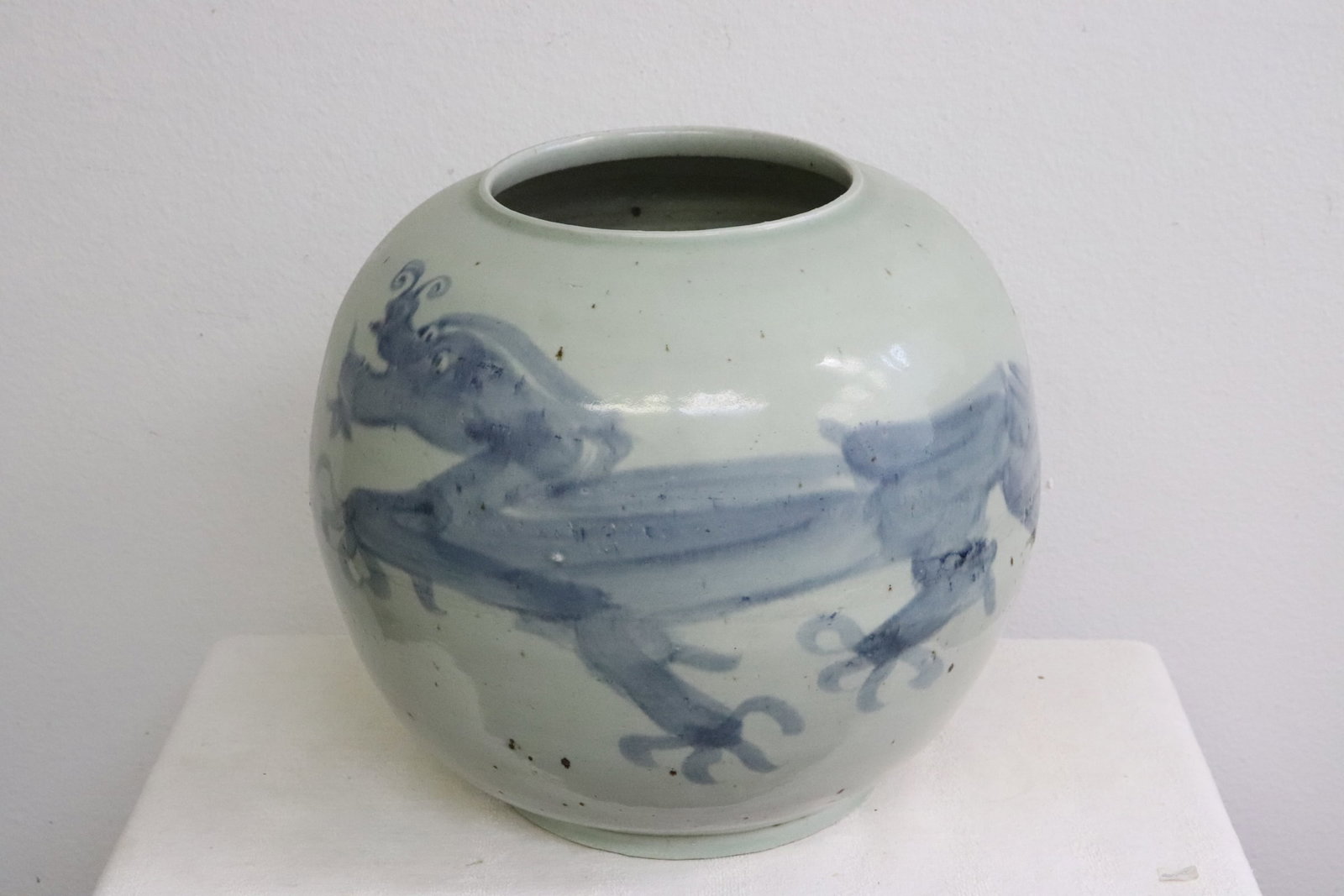 An antique Korean blue and white round jar: An important antique Korean blue and white round jar, 13.4"x15"dia