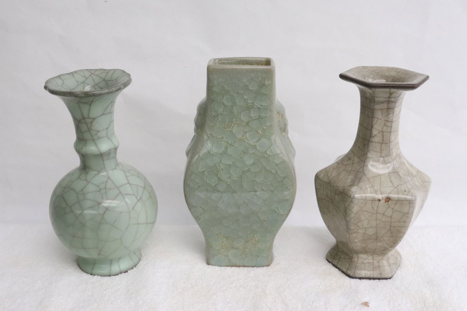 3 Song style porcelain vases (1 of 11)