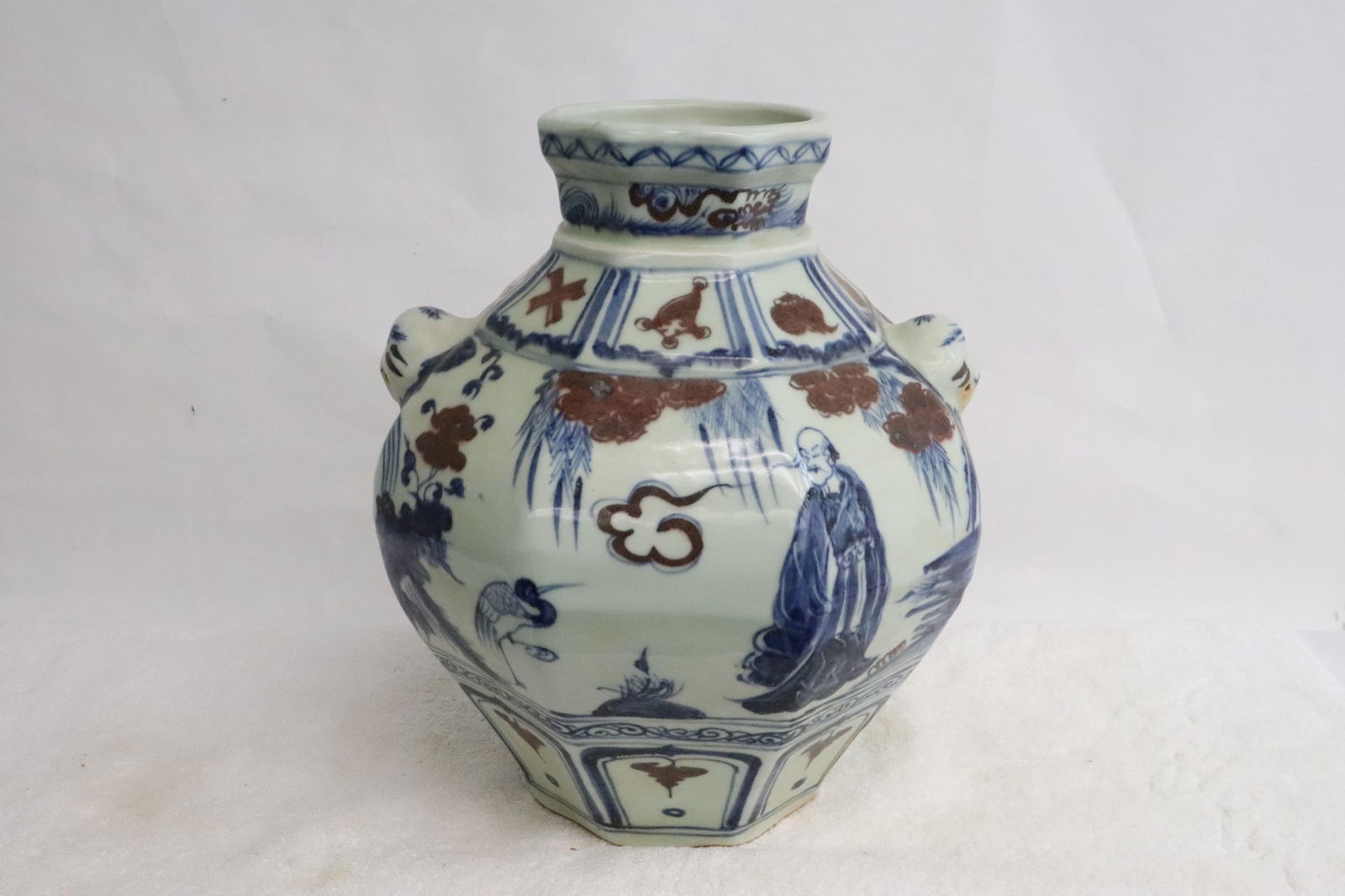 A blue, red and white porcelain jar (1 of 10)