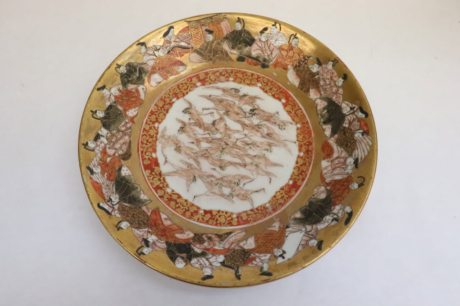 Very fine antique kutani porcelain plate: Very fine antique kutani porcelain plate, 1.4"x8.4"dia