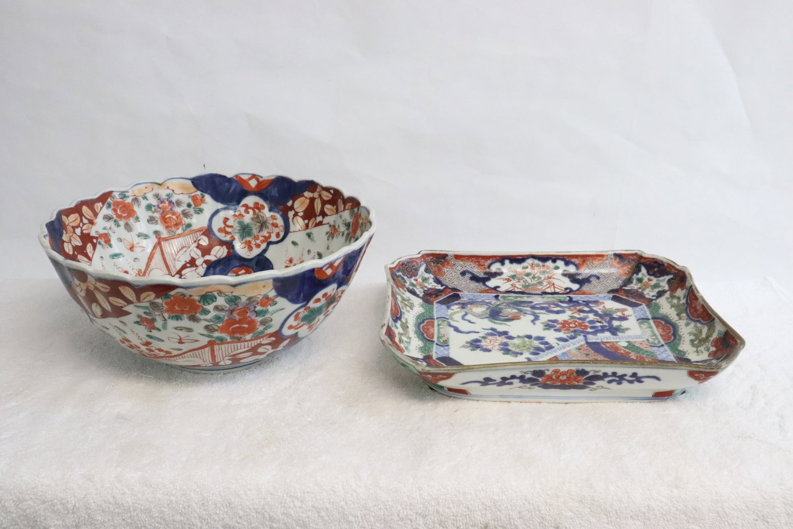 2 Japanese antique imari porcelains: 2 Japanese antique imari porcelain; a bowl (base minor chip) (4.25"x9.15"dia), and a rectangular plate (1.75"x8.16"x10.25")