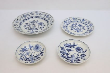 4 pieces Meissen blue and white porcelain plates