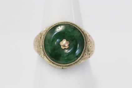 Victorian 14K rose gold jadeite ring