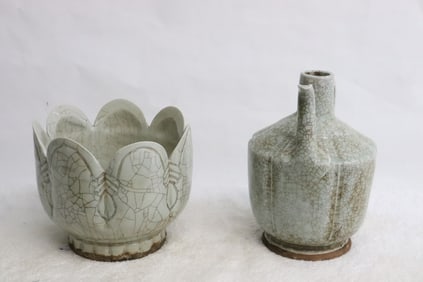 Song style crackleware wine server w/ under bowl