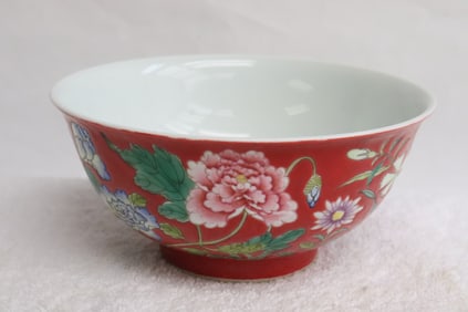 Beautiful famille rose porcelain bowl