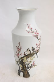 Fine famille rose porcelain vase