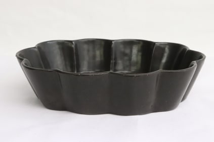 Black porcelain brush wash