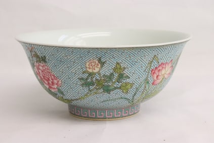 Famille rose porcelain bowl