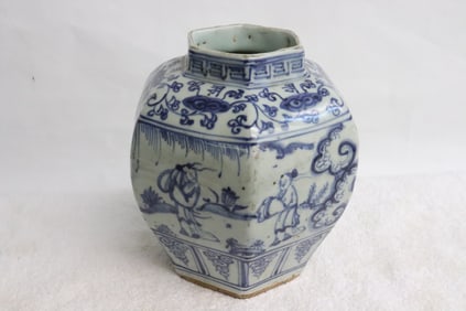 Blue and white porcelain jar
