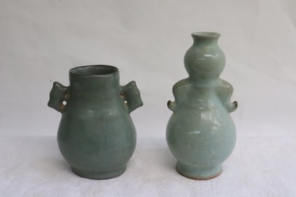 2 Song style crackleware porcelain vases