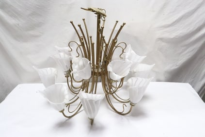 Fine 16-light chandelier with murano glass shade