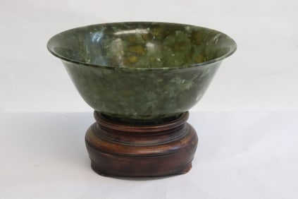 Chinese green jade carved bowl