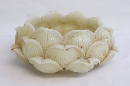 White Peking glass bowl
