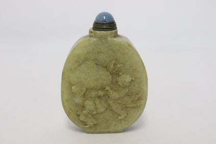 Stone carved snuff bottle