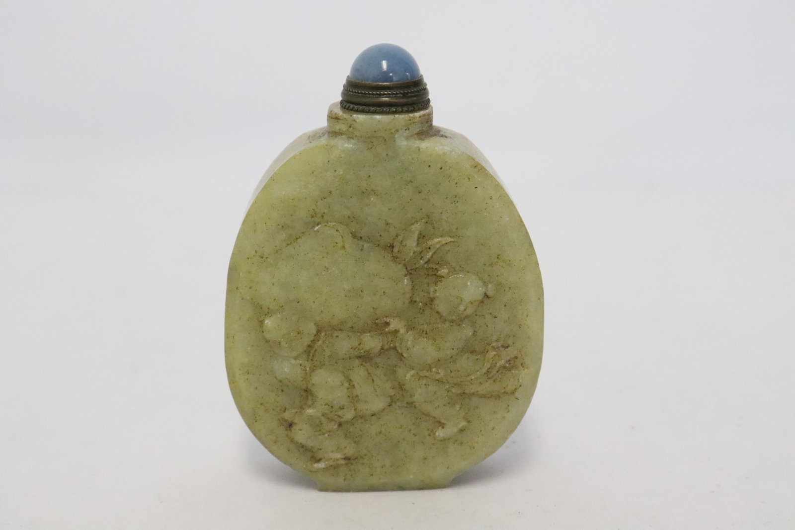 Stone carved snuff bottle: Stone carved snuff bottle, 2.64"x1.8"x0.65"