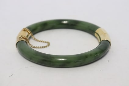 Fine Chinese spinach jade bangle