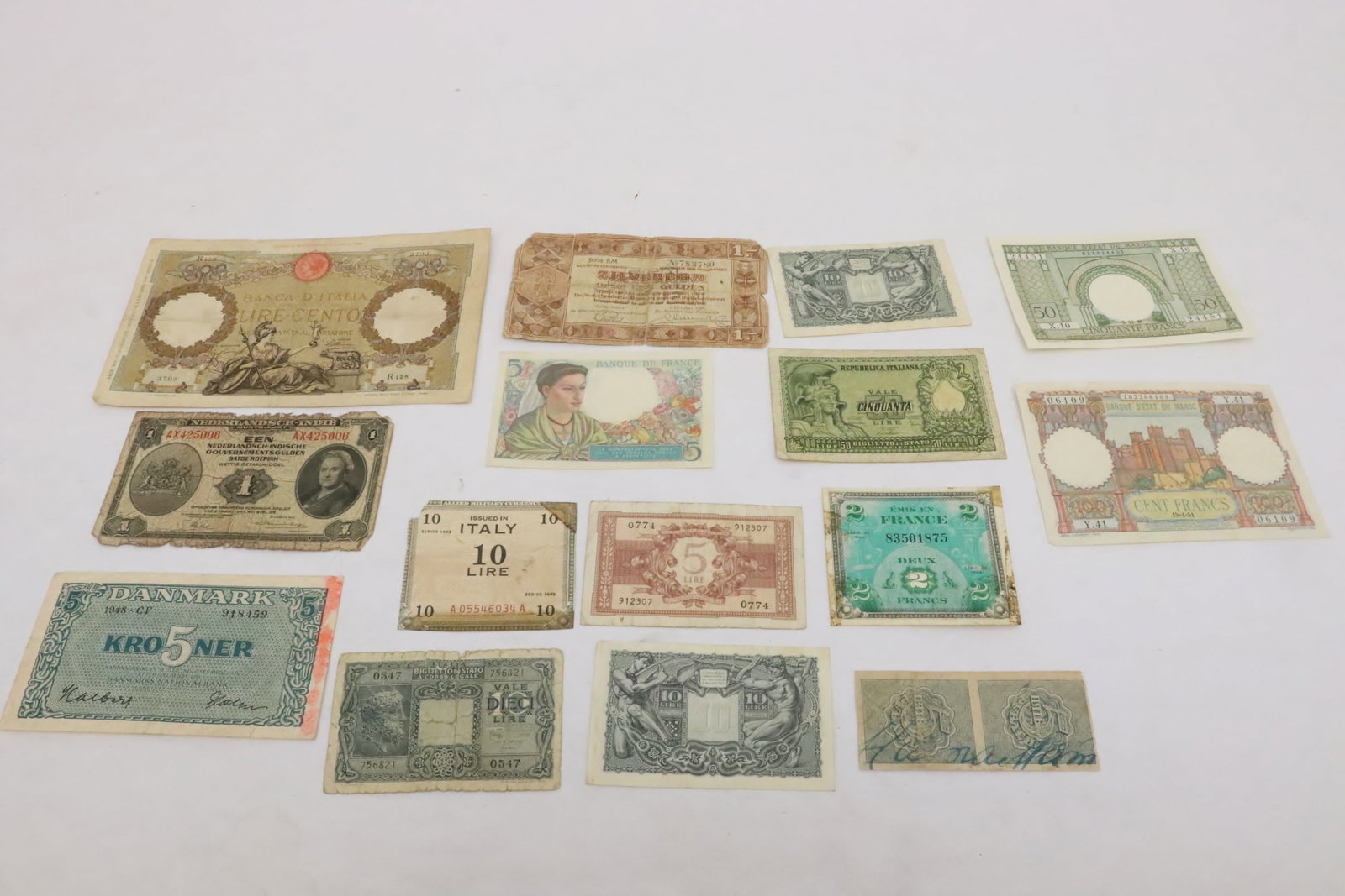 Lot of European banknotes: Lot of European banknotes; before, during, and post WWII