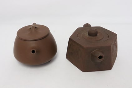2 fine Chinese Yixing teapots