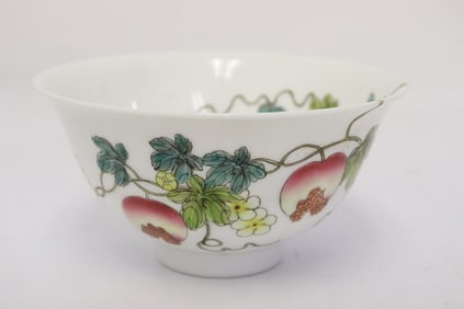 Chinese wucai porcelain bowl