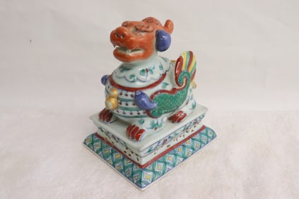 A wucai porcelain fulion