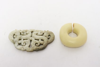 2 jade carved ornaments