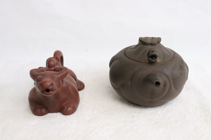 2 Yixing teapots