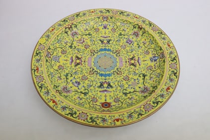 Beautiful Chinese famille rose porcelain charger
