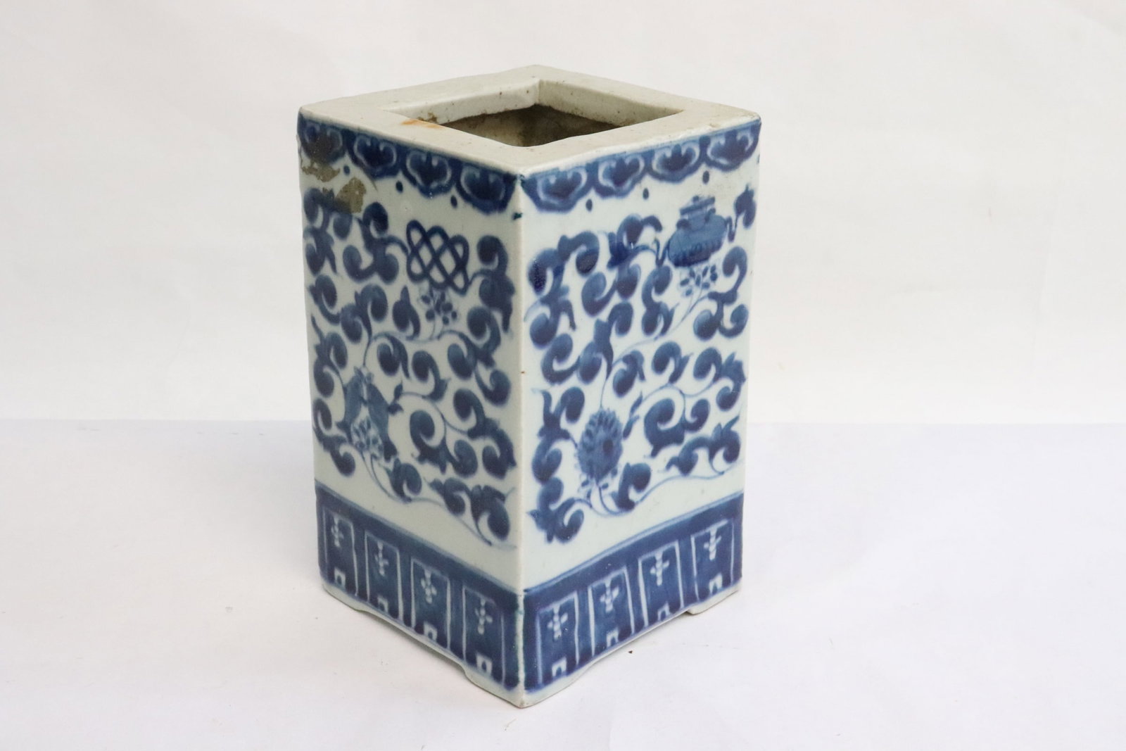 Blue and white porcelain square brush holder (1 of 10)