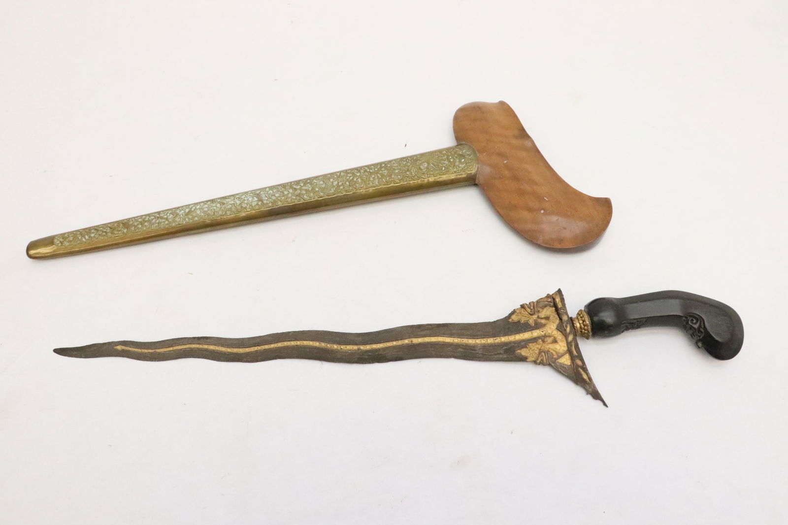 antique South Asia dagger overlay with gold (1 of 9)