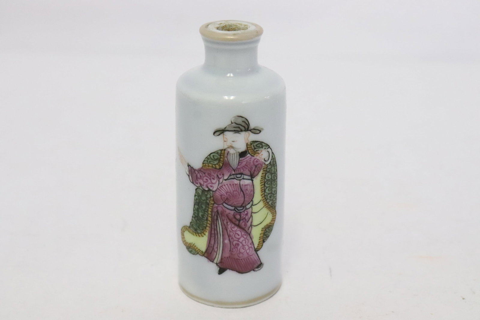 Chinese 19th c. famille rose porcelain snuff bottle: Beautiful Chinese 19th century famille rose porcelain snuff bottle, base edge chip, 3.05"x1.2"dia