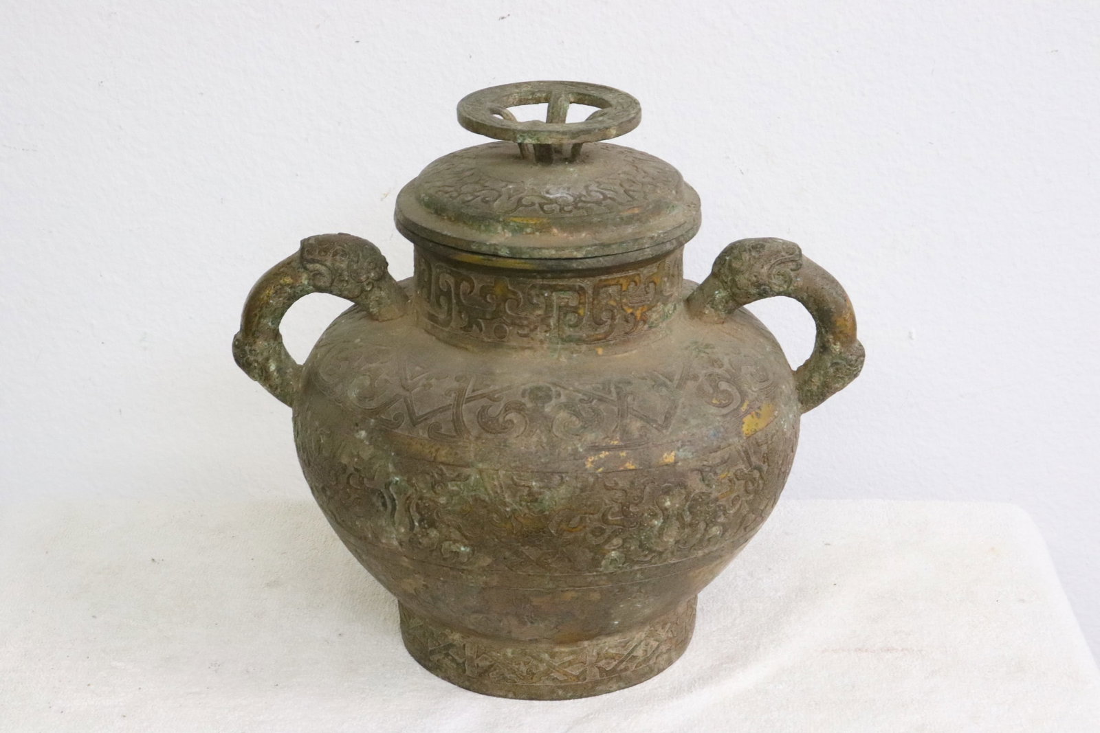 Chinese archaic style bronze covered vessel (1 of 9)
