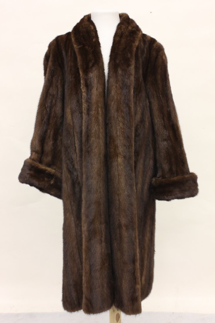 a full length ranch mink fur coat: A beautiful full length ranch mink fur coat, 45"Lx18"(shoulder)x25.5"(sleeve)