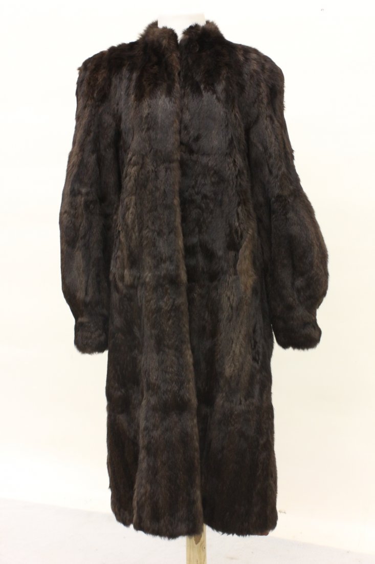 A full length ranch mink coat: A full length ranch mink coat, 45.5"Lx19"(shoulder)x25.5"(sleeve)