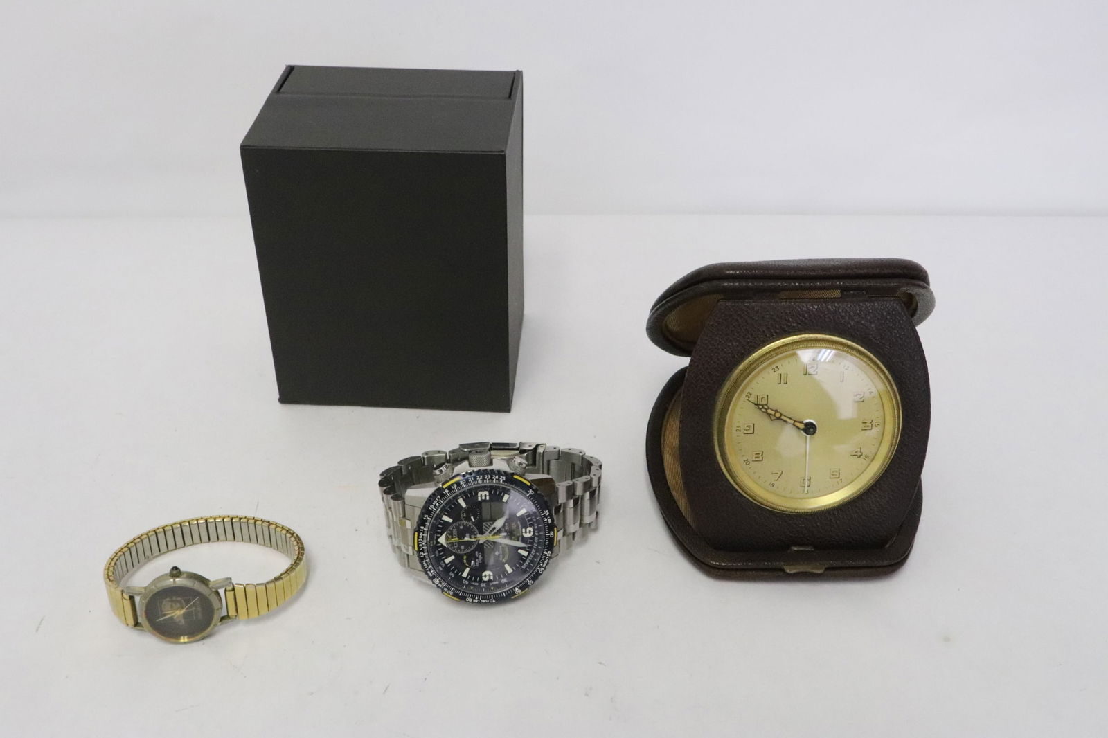 2 wrist watches (1 of 10)