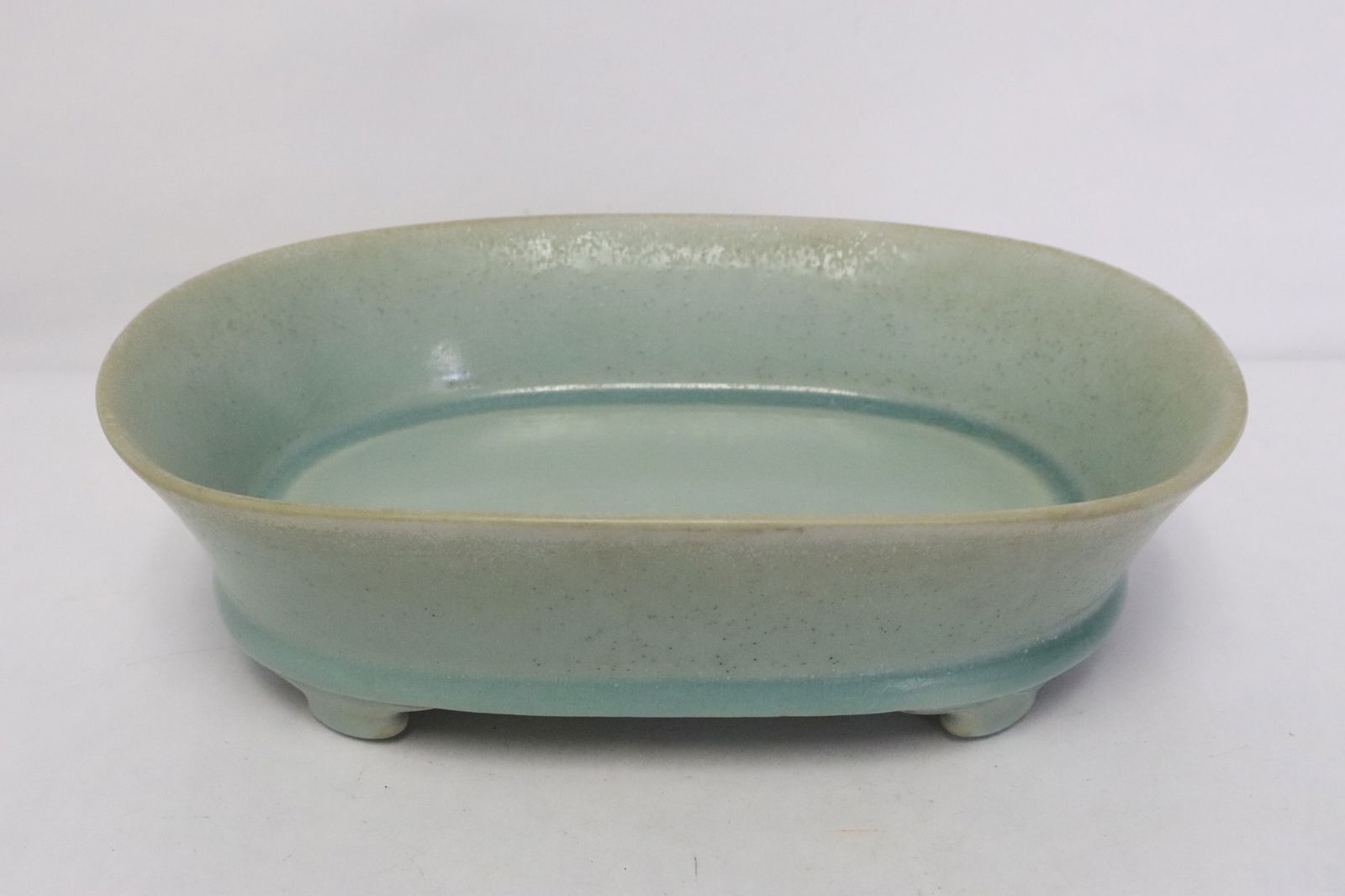 Celadon porcelain brush wash: Celadon porcelain brush wash, 2.8"x9.3"x6.25"