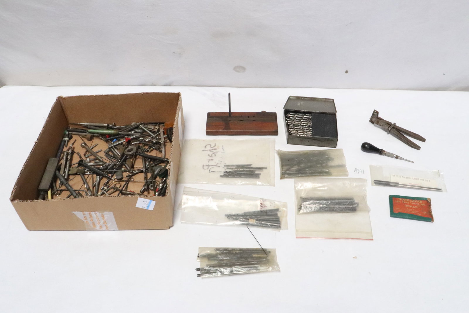 Lot of watchmakers tools: Lot of watchmakers tools
