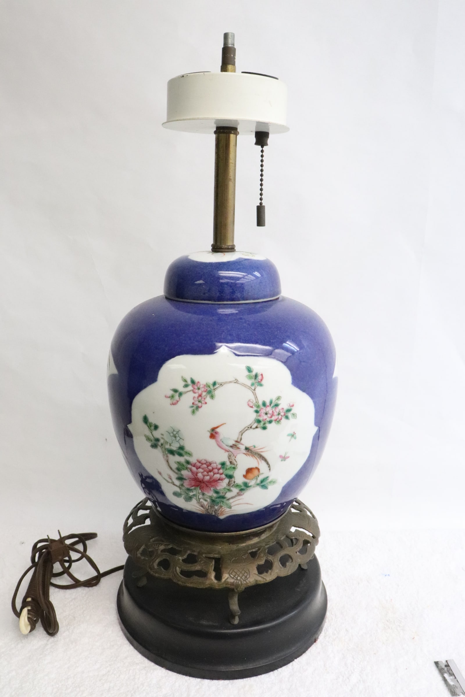 Antique Chinese porcelain covered jar, made as lamp: Antique Chinese famille rose porcelain covered jar, made as a lamp, 21.8"H