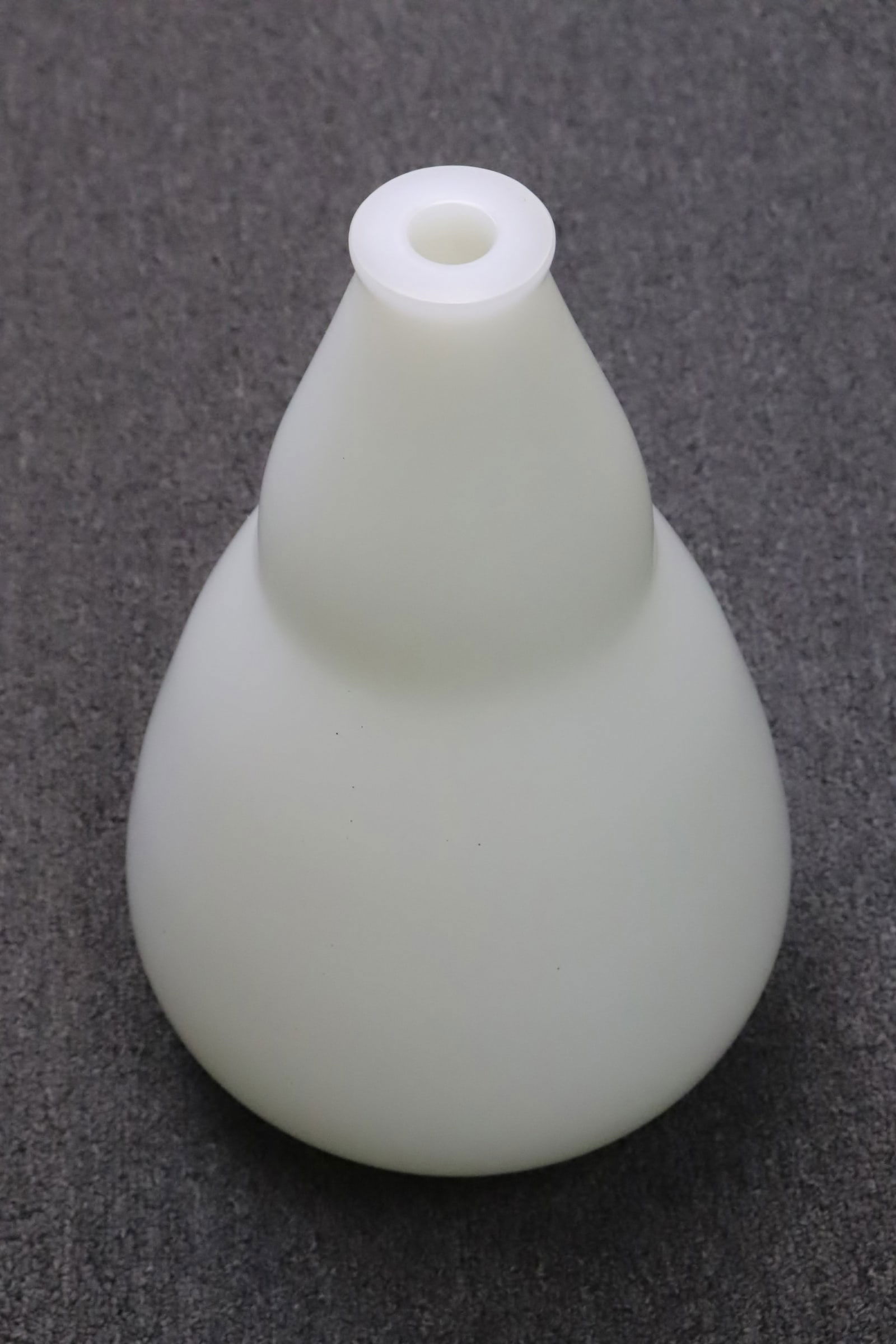 Peking glass vase by Robert Kuo: Very unusual shape Peking glass vase by Robert Kuo, 12.9"x8.35"dia