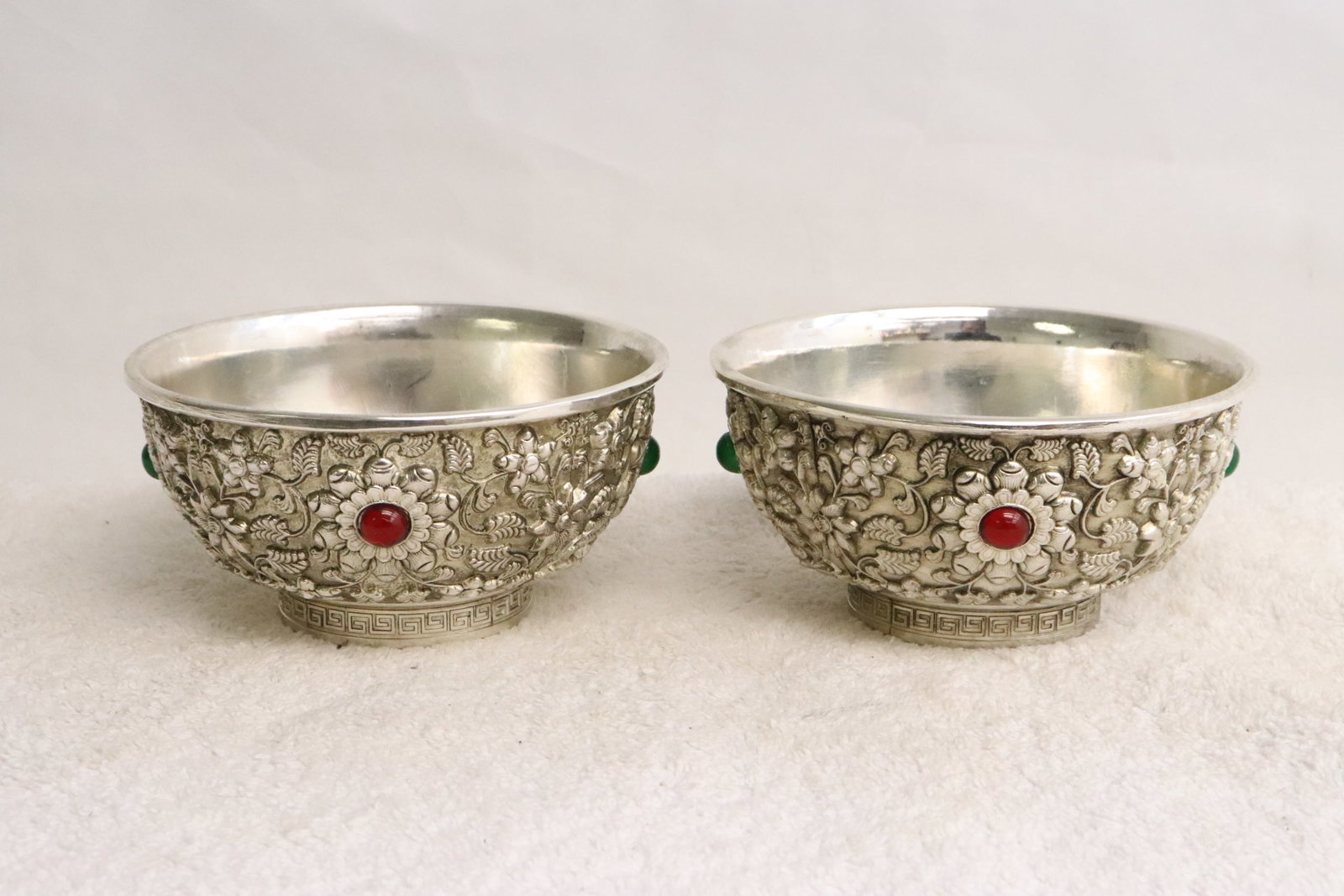 2 white bronze bowls: 2 white bronze bowls, 2.4"x4.7"dia ea